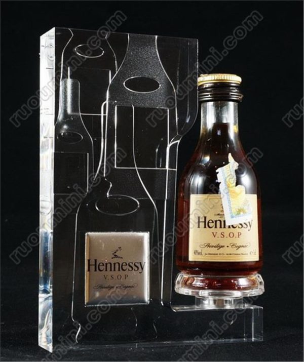 Hennessy VSOP with cradle